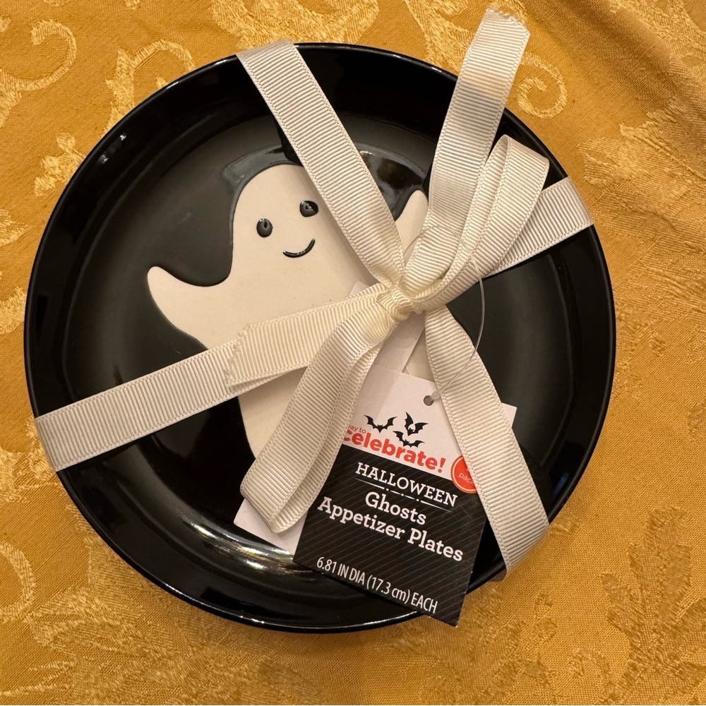 Halloween Ghosts Appetizer Plates SET OF FOUR.  NWT